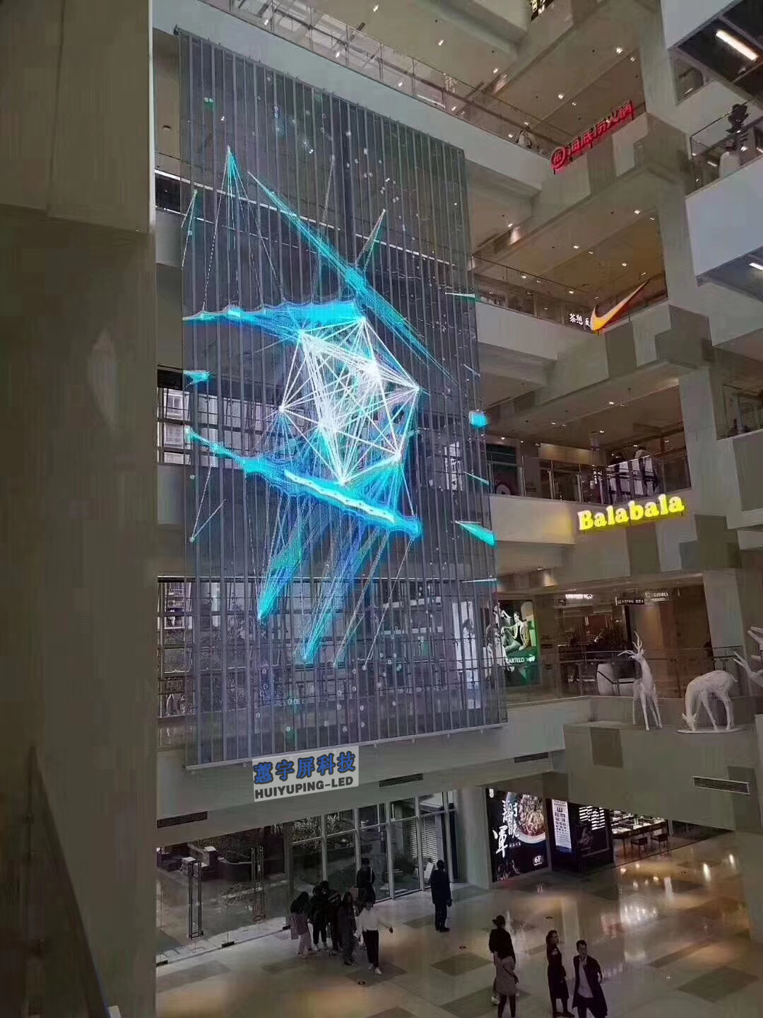 琼海购物中心LED透明显示屏