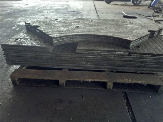 矿山碳化铬复合耐磨衬板厂家 高铬耐磨衬板