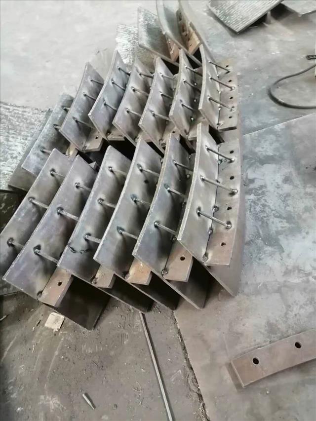 搅拌机碳化铬复合耐磨衬板生产厂家