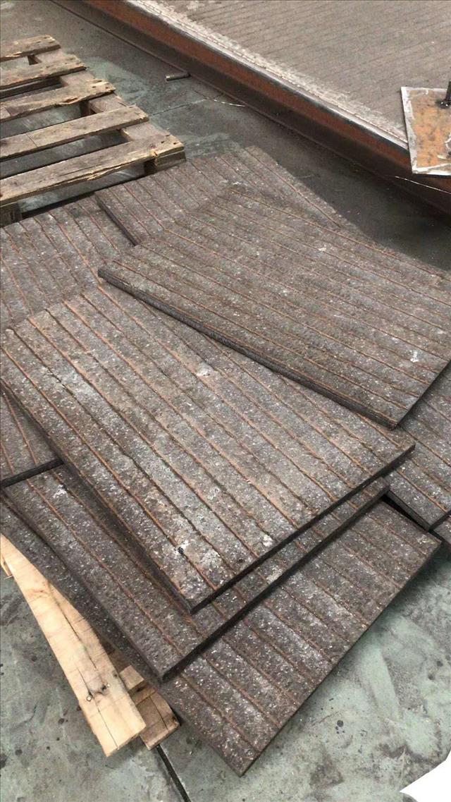 下料漏斗碳化铬复合耐磨衬板厂家直供