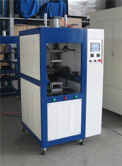 红外线焊接机 采用非接触式的加热方法对塑料工件中止加热
