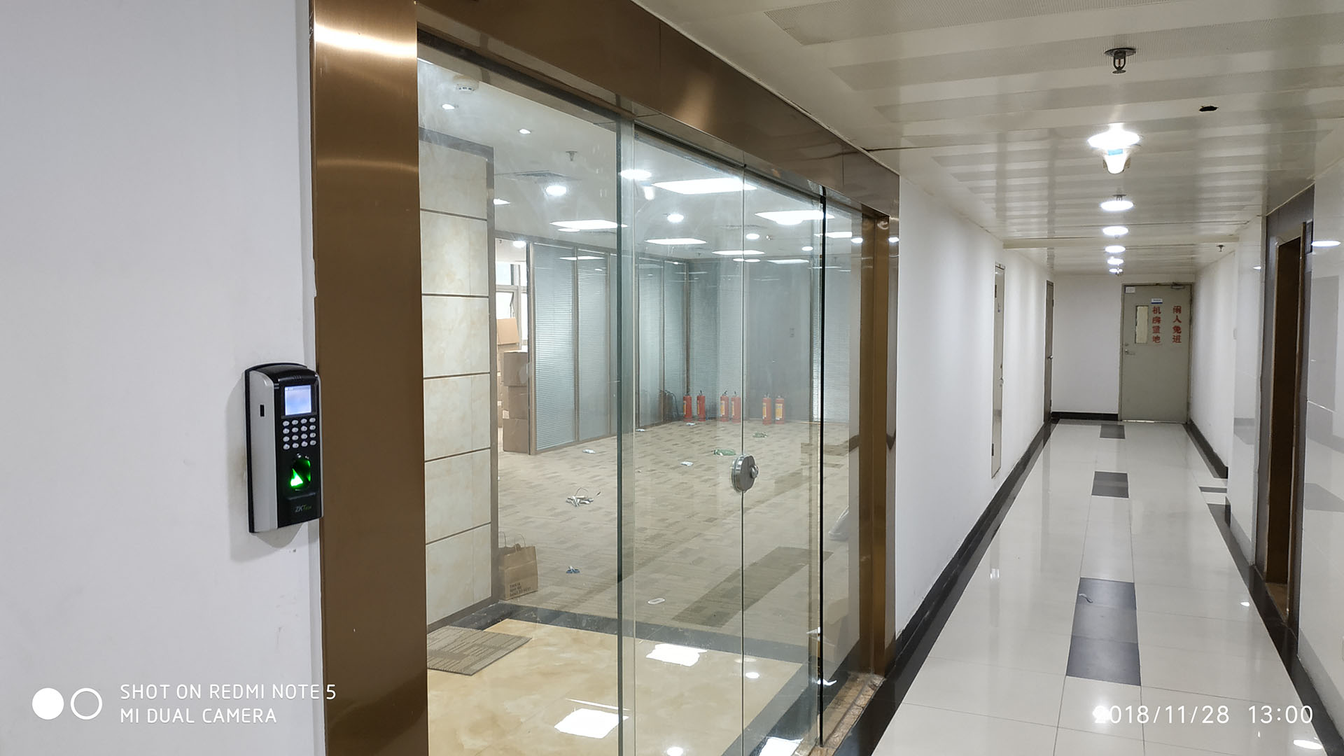 深圳自动感应玻璃门松下国产电动玻璃门维修