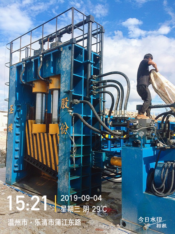 河南圣博自动化流水线Q91再生资源废钢龙门式剪切机