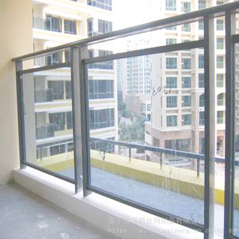 夹玻璃阳台隔离栏杆 露天阳台防护网 喷塑黑色阳台护栏