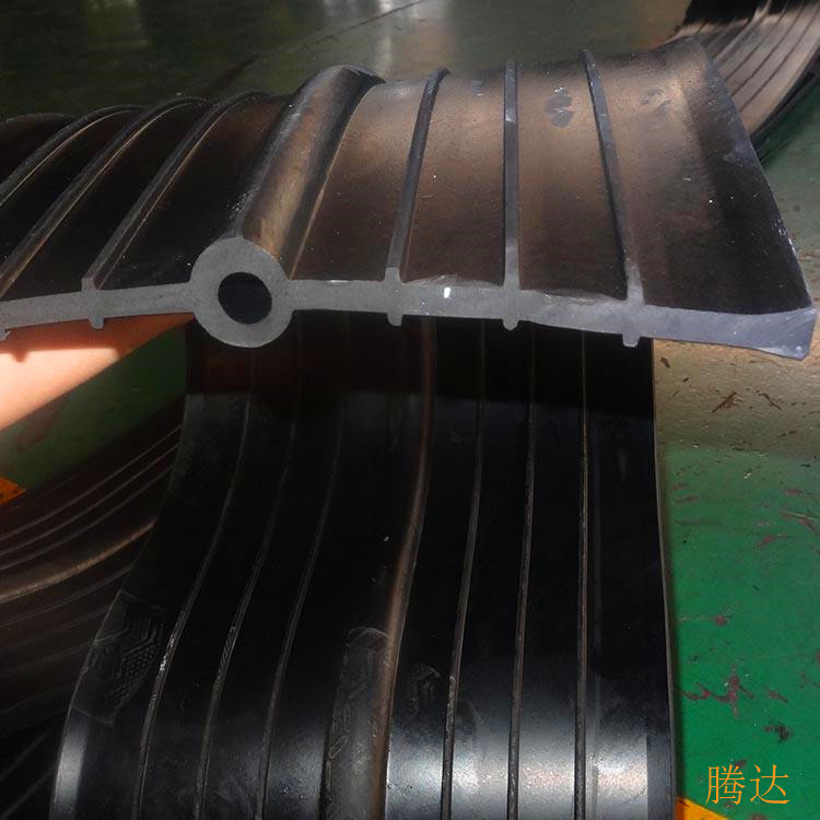 施工缝​橡胶止水带​应用范围 ​大外贴橡胶止水现场连接​技术