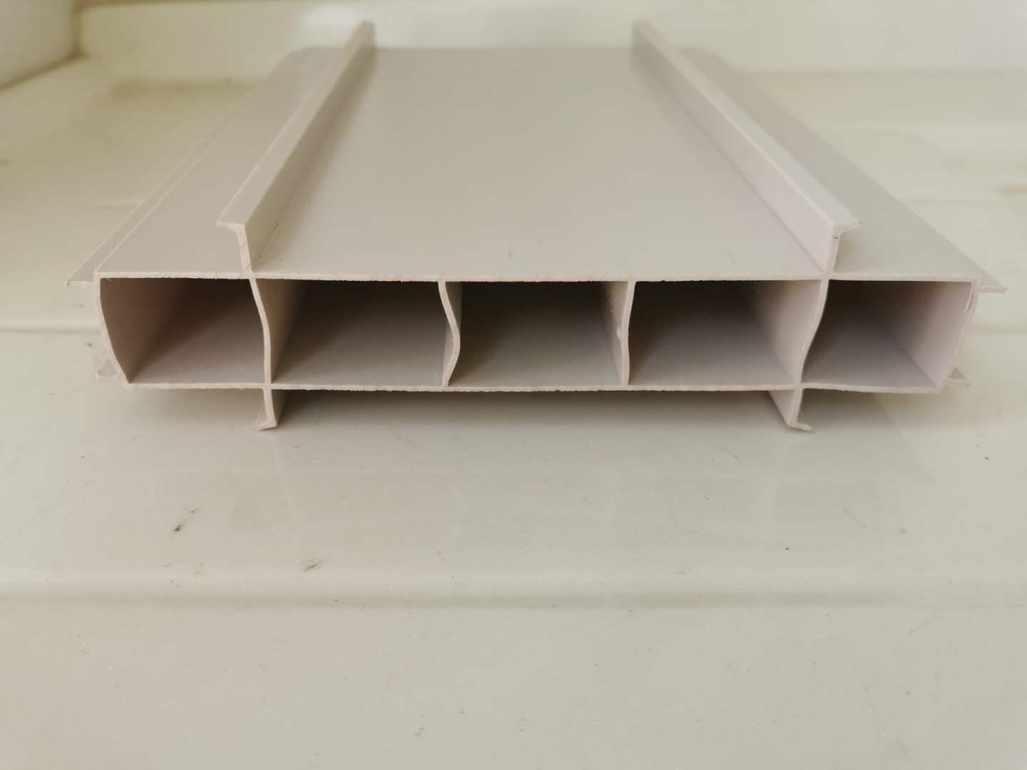 沈阳：尊石建材产家直销，PVC结构拉缝板，万科pvc结构拉缝