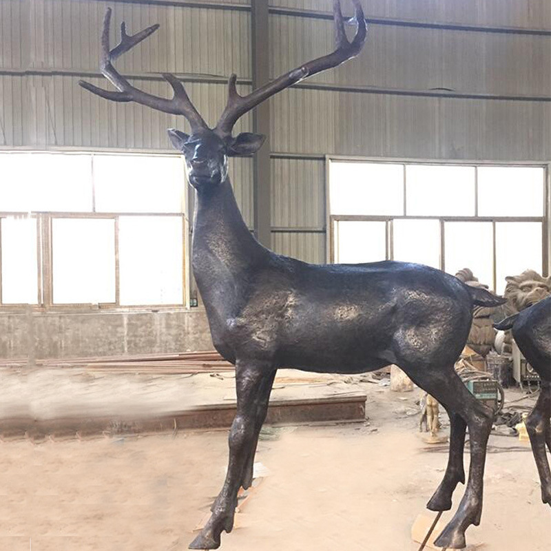 铸铜鹿雕塑，铜雕鹿制作厂家