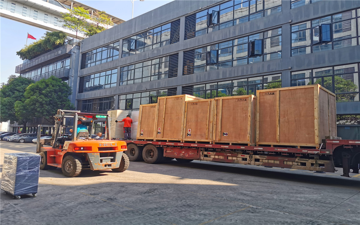 深圳大型机器设备木箱包装,深圳机器木箱打包案例