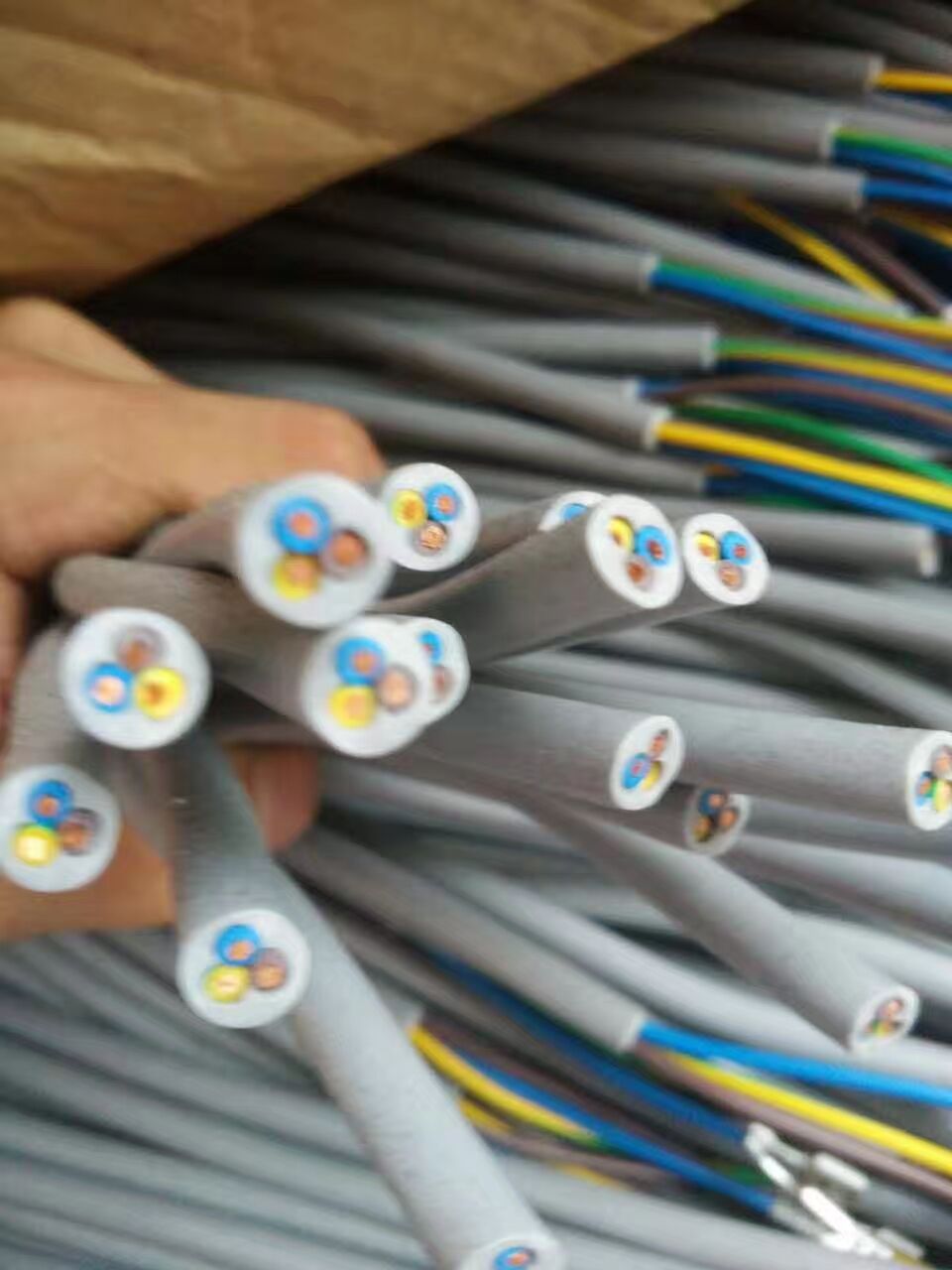 高价回收惠城区电源线电缆线手机充电线光纤线欢迎来电咨询