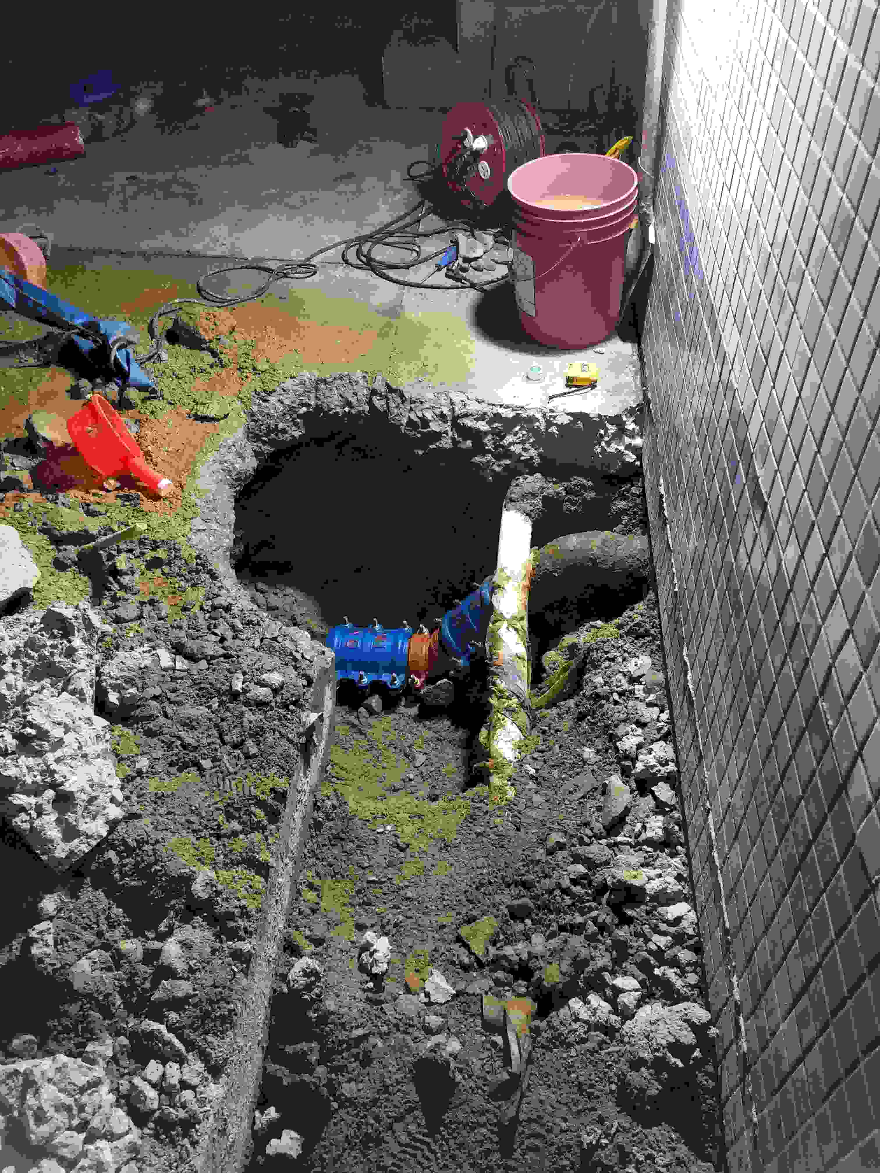 室外消防管漏水检测，地下管线漏水探测，别墅自来水管探测