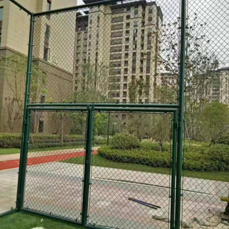 五人制足球场围网隔离网厂 网球场护栏围栏网报价