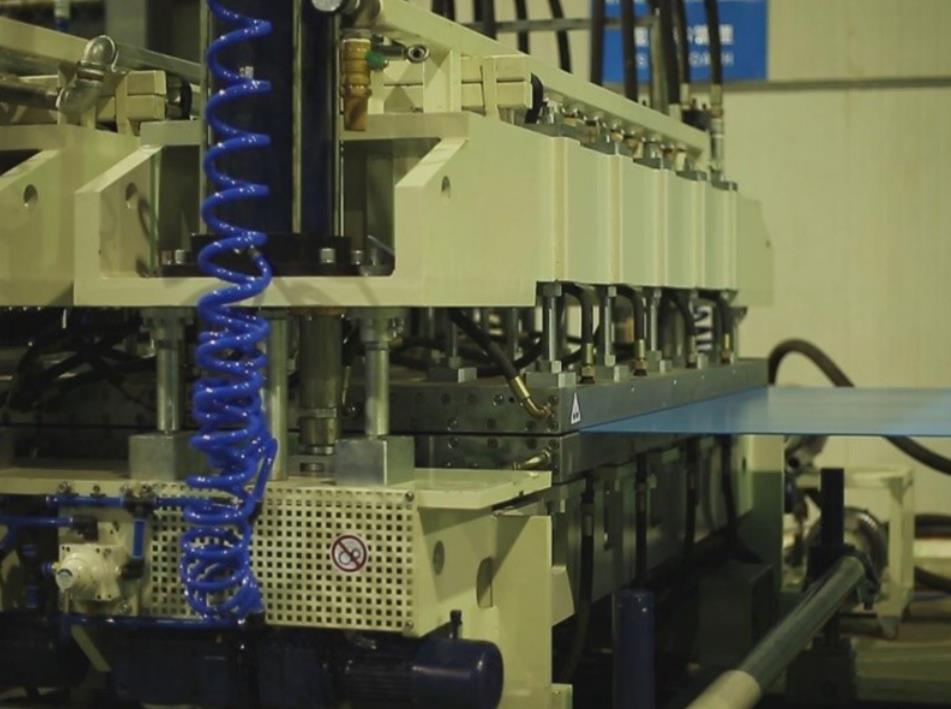 抚顺共挤塑料片材设备PE PS片材生产线 青岛欧瑞泰科塑料机械有限公司