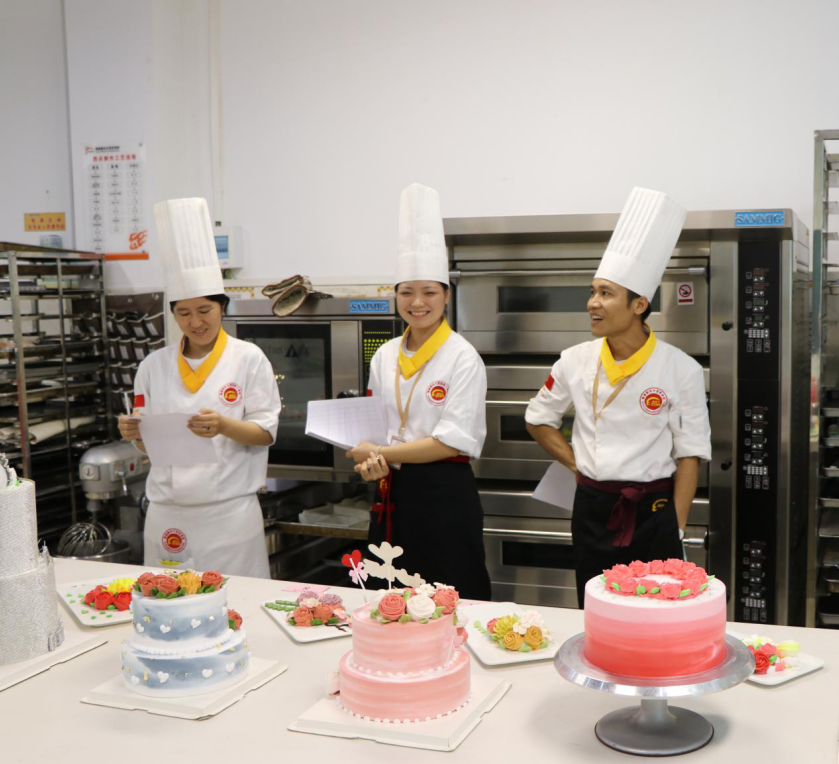 零基础快速学蛋糕 烘焙甜点培训班新东方烹饪学校