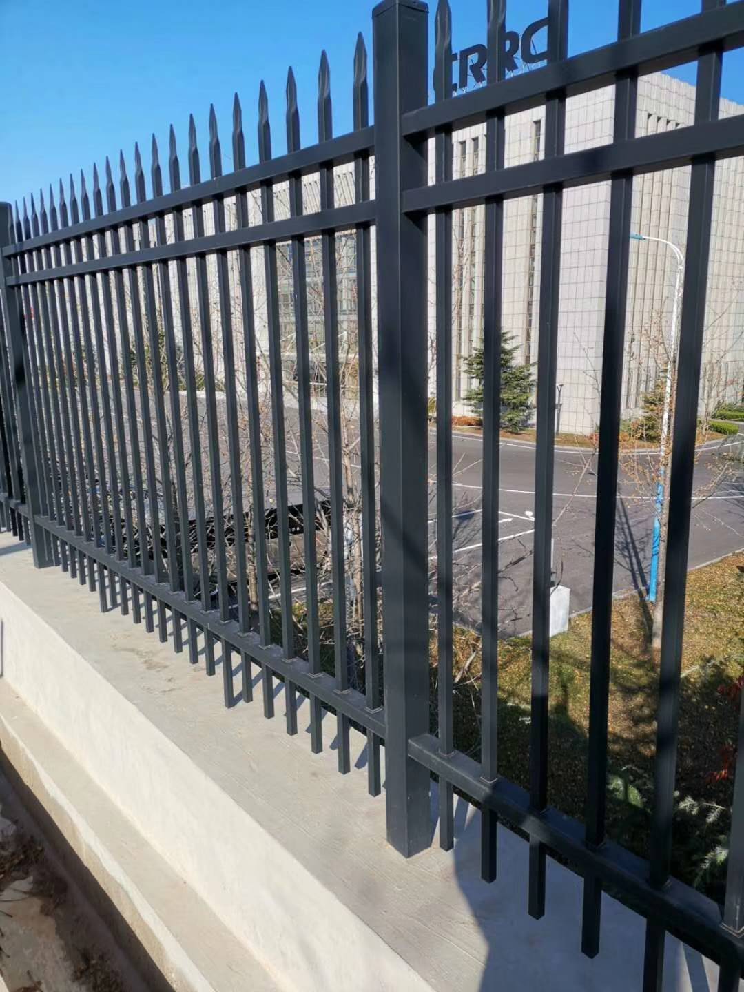 创无限铁艺围栏小区围墙栏杆公园喷塑锌钢护栏