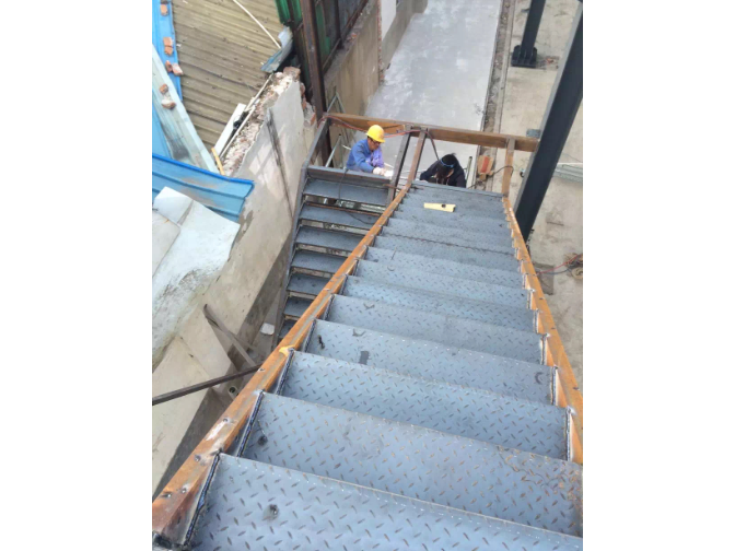 无锡工业钢结构楼梯设计 上海拓立建筑装饰工程供应