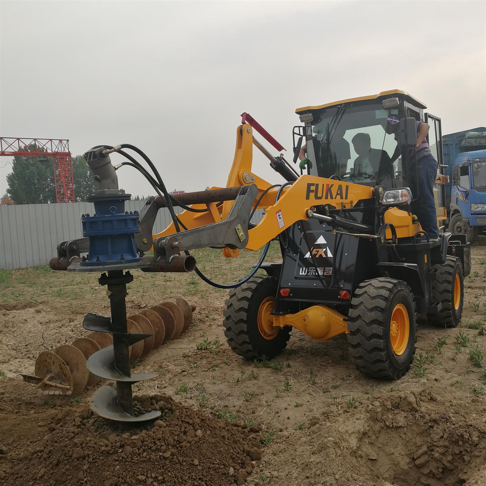 装载机改装打坑设备 桂林铲车打坑机 应用范围广泛