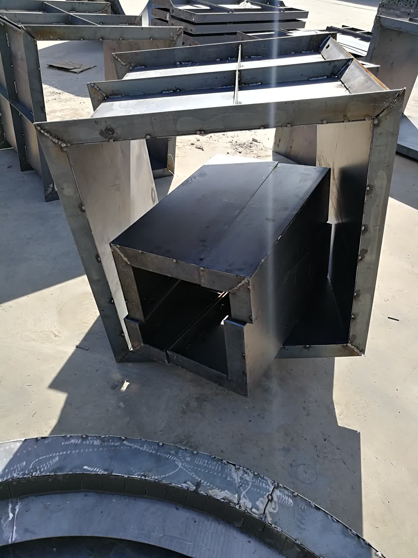 混凝土水槽钢模板定制 廊坊水泥U型槽钢模具厂家