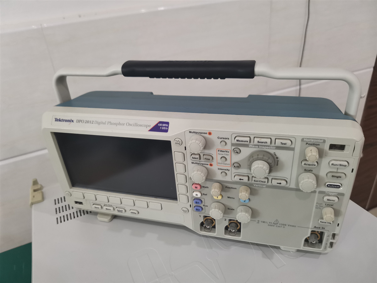 美国Tektronix 泰克DPO2012 数字荧光示波器