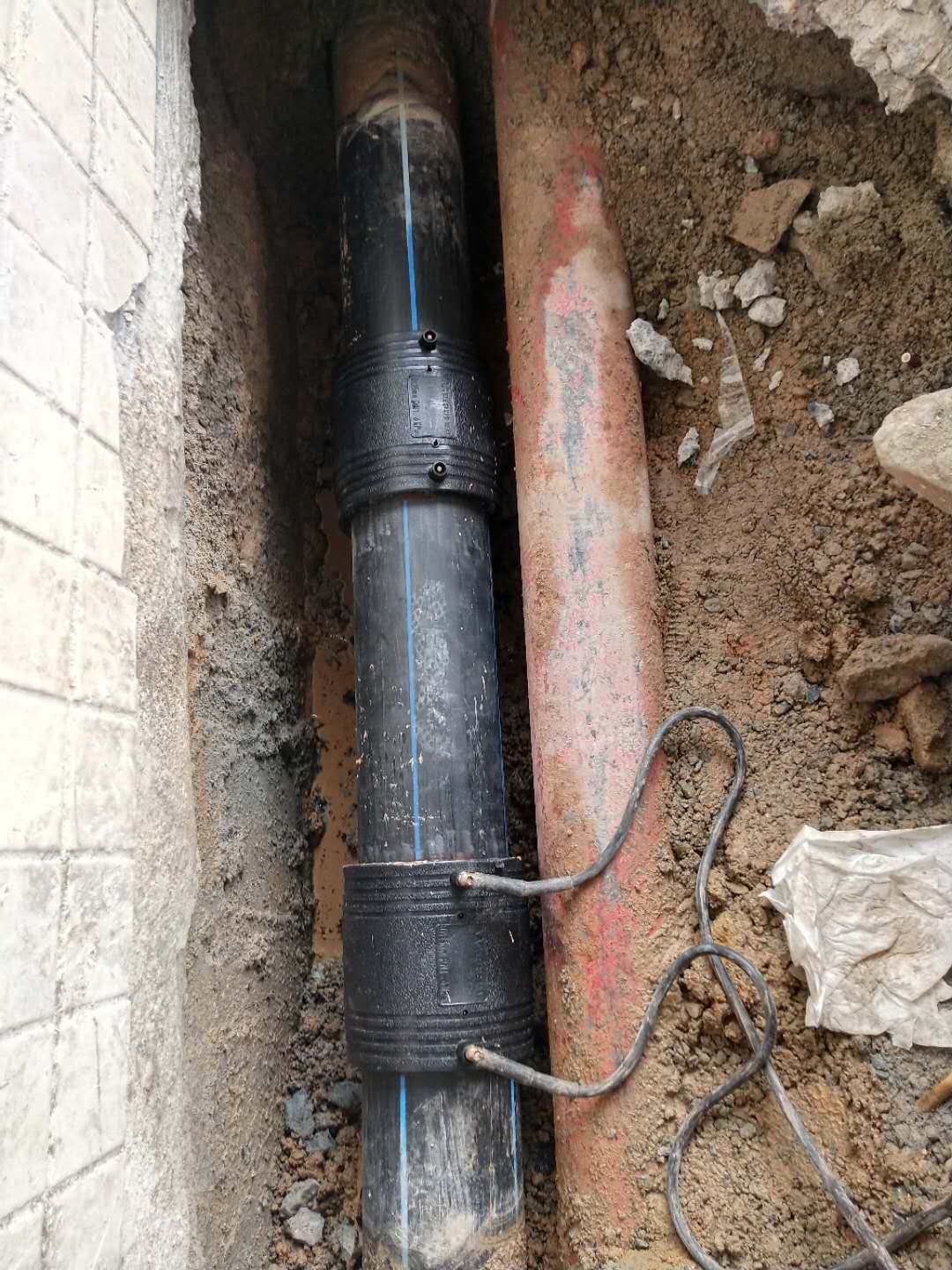 房屋瓷砖下暗水管漏水检测，修水管漏水