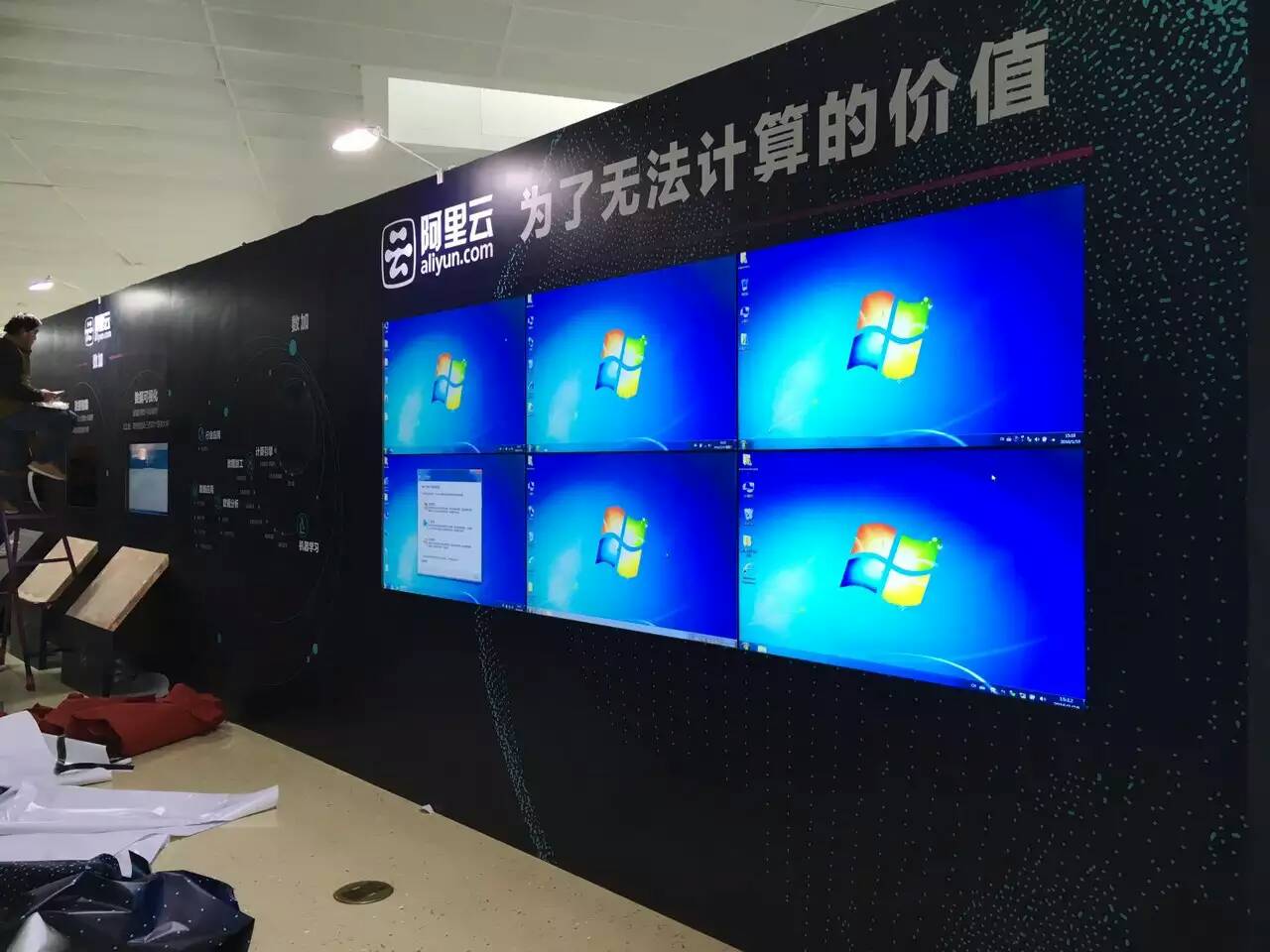 上海展会拼接屏搭建公司 商场定制背景板搭建 电视机电脑连接线