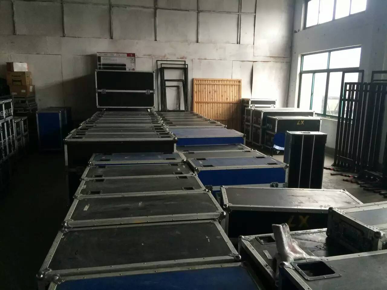 上海徐汇会务电视机搭建公司 笔记本连接电视机 年会定制背景板搭建