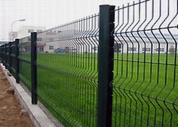 防城港足球场围网生产厂家 围栏网那个厂家好 性价比高