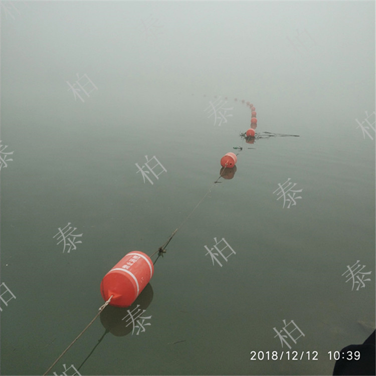 二龙湖水库赛道隔离浮体水上警示拦污浮桶