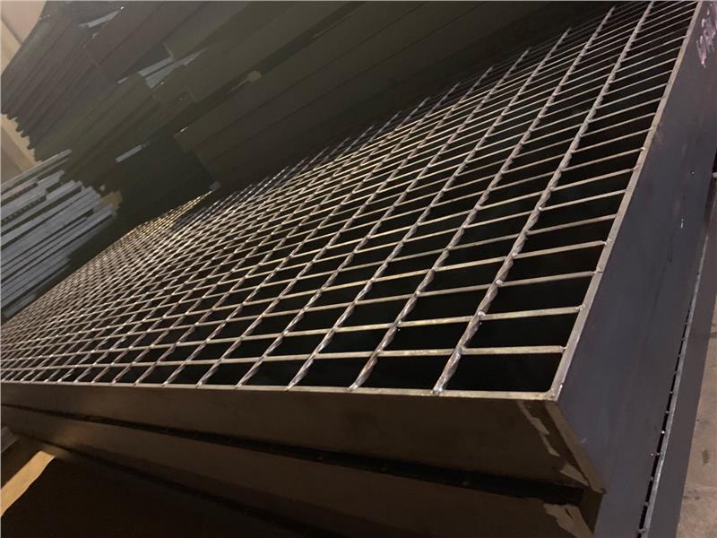 合格的热镀锌钢格板对质量有什么要求？