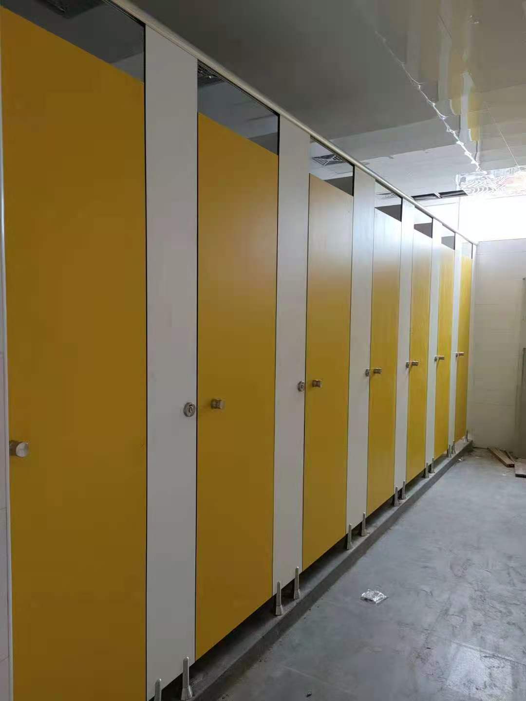 阳江厕所隔断板保养方法