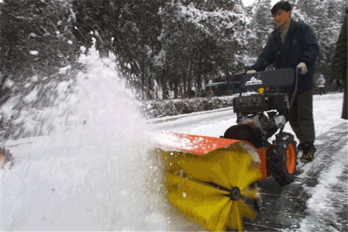 河北五星冀虹小型自动除雪机 清雪宽度可达一米 即时快速清雪