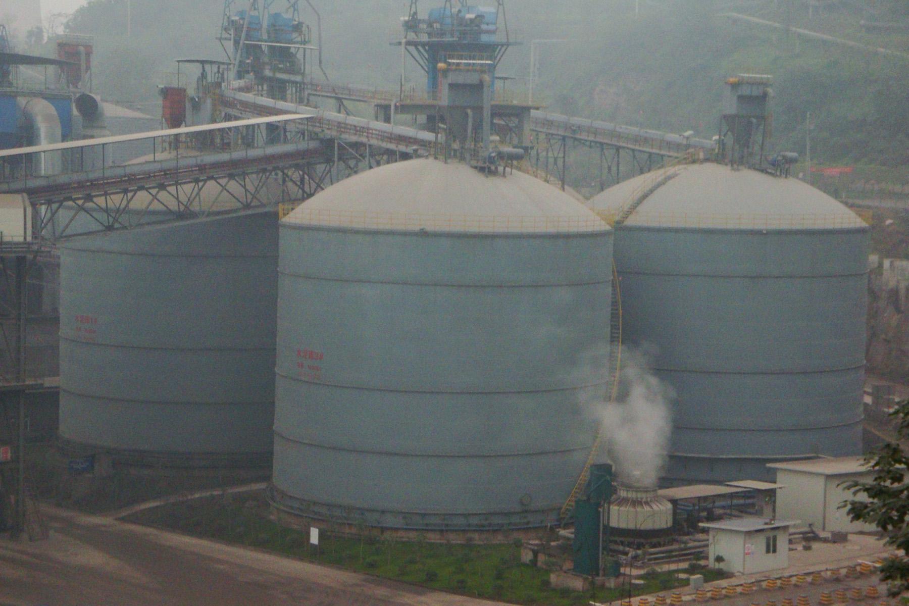 青岛市6万吨粉煤灰钢板仓|清理方案