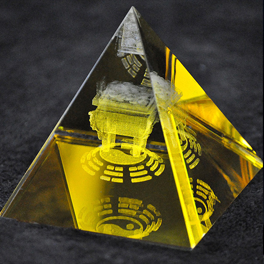 水晶定制金字塔摆件礼品厂家直销