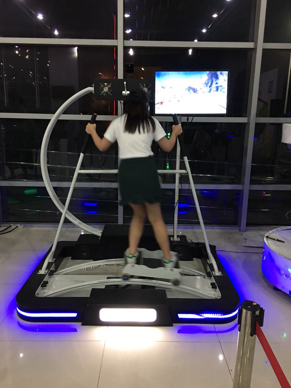 上海VR设备租赁 VR滑雪游戏设备出租