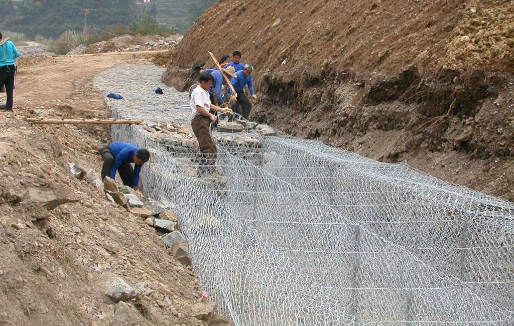 安平堤坡防护石笼网镀锌堤坡防护格宾网堤坡防护铅丝笼生产厂家