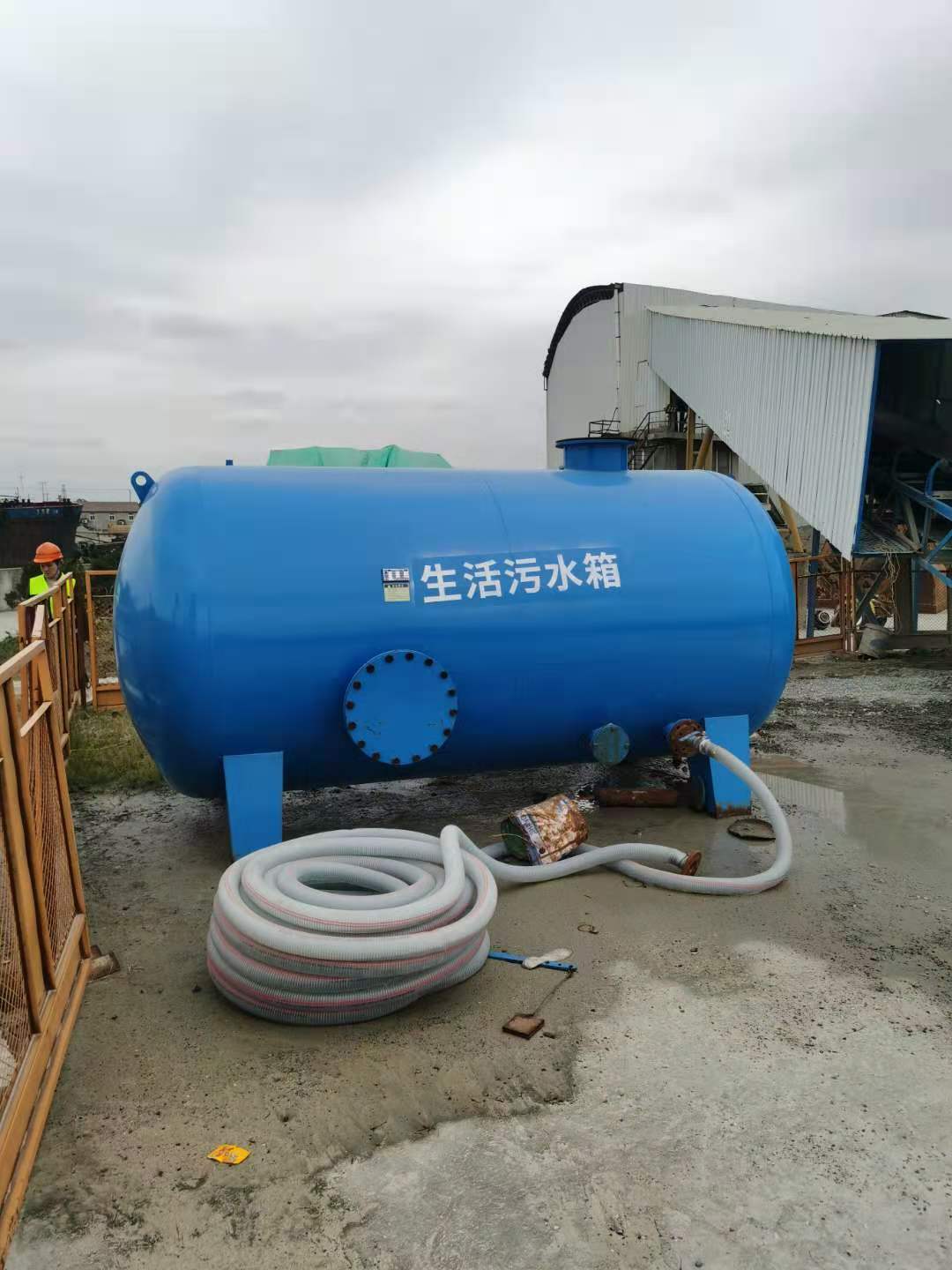 日兴厂家直供上海污水处理水箱 碳钢储水罐
