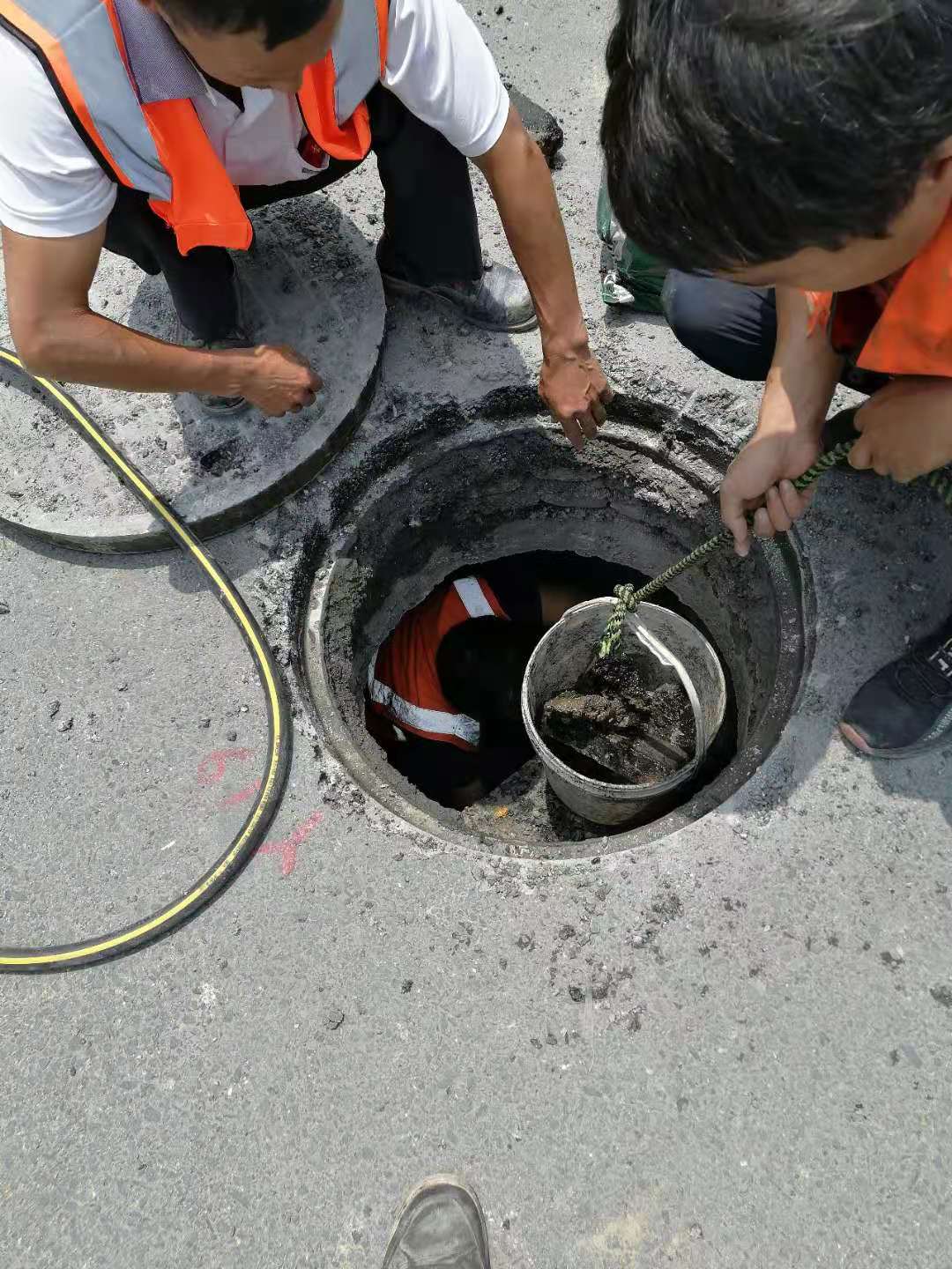 绍兴滨海新城高压清洗雨水管道，化粪池-隔油池清理