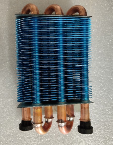新乡天阳冷凝器厂家生产定制小型蓝色翅片式电动车用冷凝器 2x4