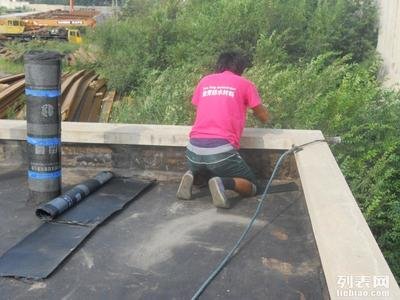 北京彩钢房屋顶裂缝渗水施工
