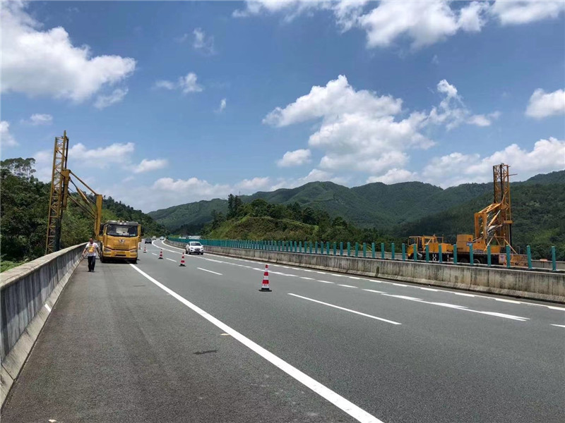 深圳24米桥梁检测车租赁