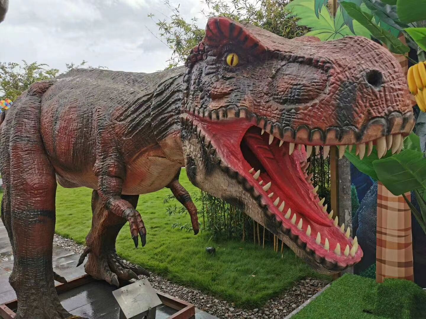 仿真恐龙展模型出租恐龙主题乐园租赁厂家