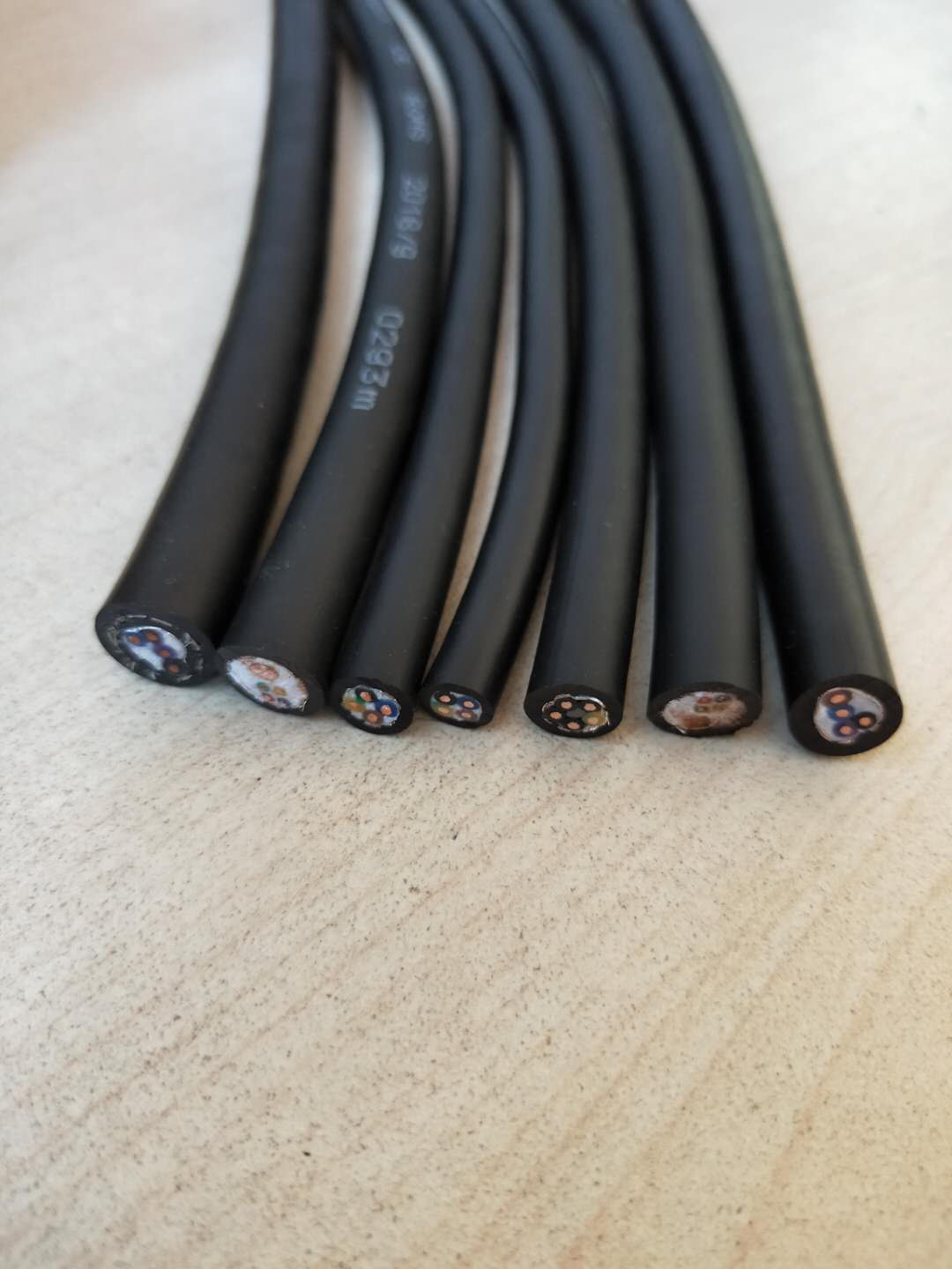 耐油耐磨耐弯折高柔性电缆