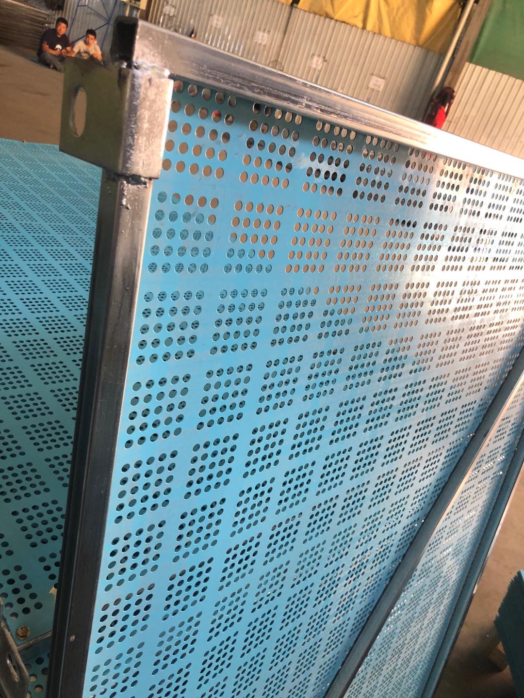 厂家直营新型建筑爬架网，镀锌板爬架网片