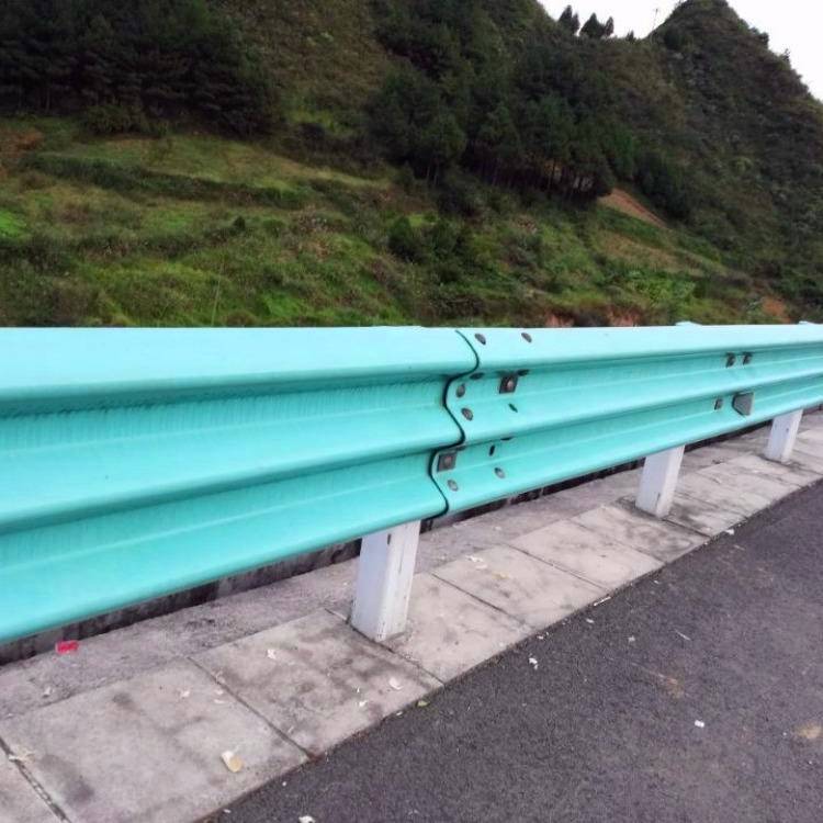 牡丹江市国道喷塑三波波形防撞护栏板供应