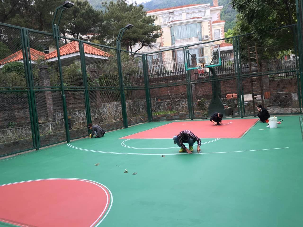 清远市阳山球场地坪厂家 篮球场地坪漆施工方法