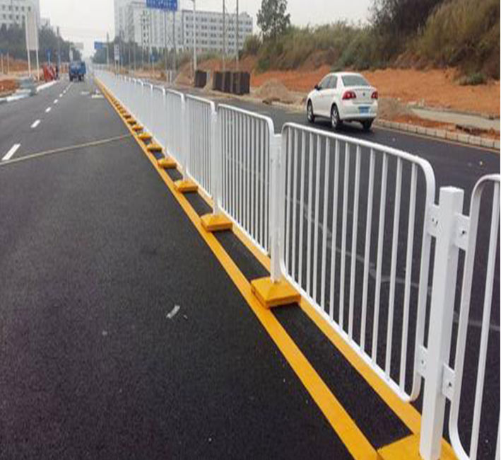 深圳港式护栏 中山欧式公路护栏 佛山马路分隔栏定制