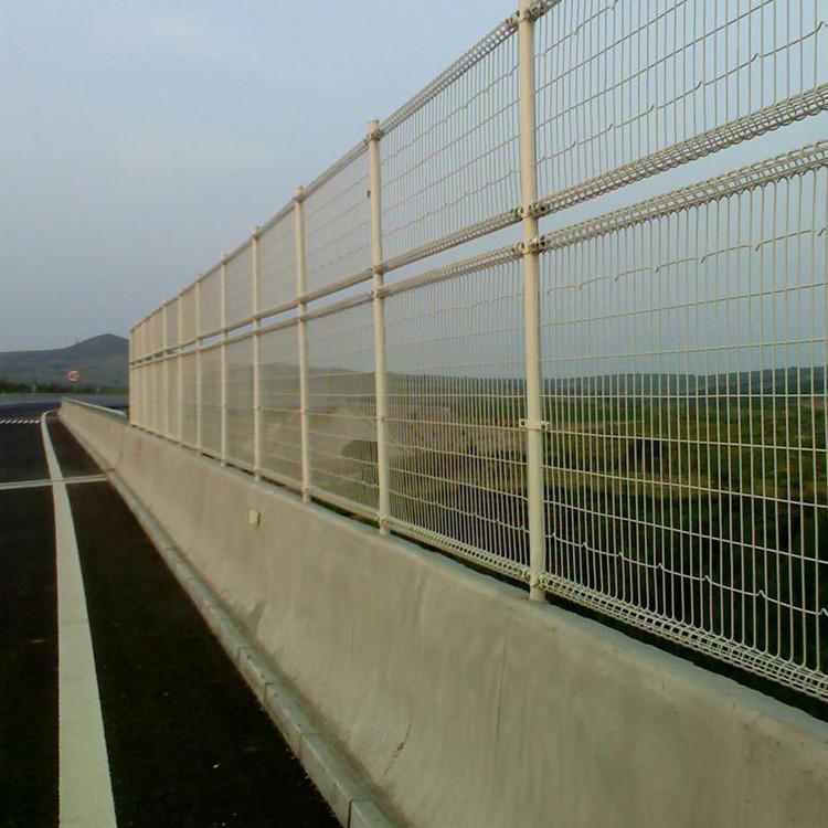 护栏网生产厂家供应 框架护栏网 公路铁路用隔离栅