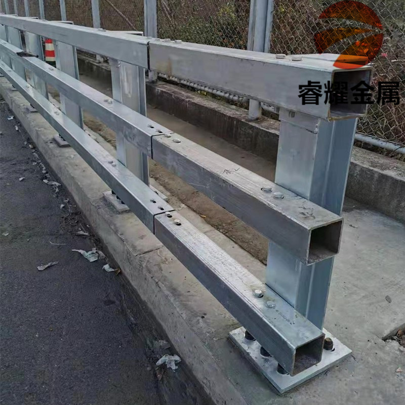 洛阳防撞桥梁护栏-钢管栏杆-桥梁护栏