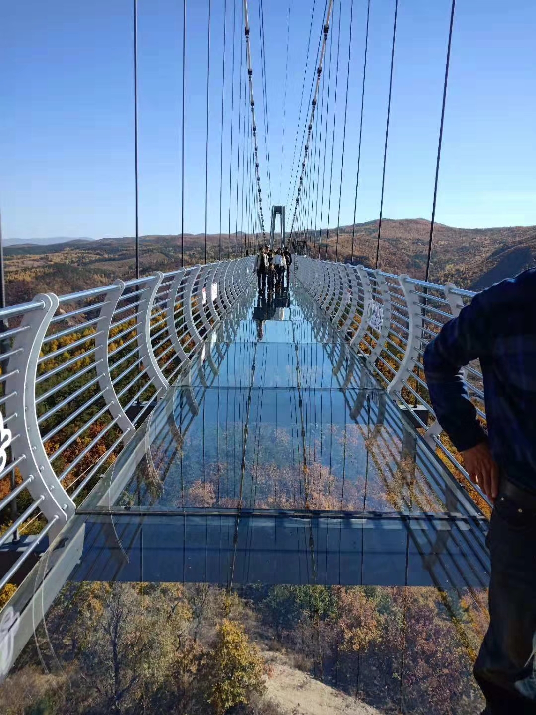 玻璃吊桥 山东9d玻璃桥直供