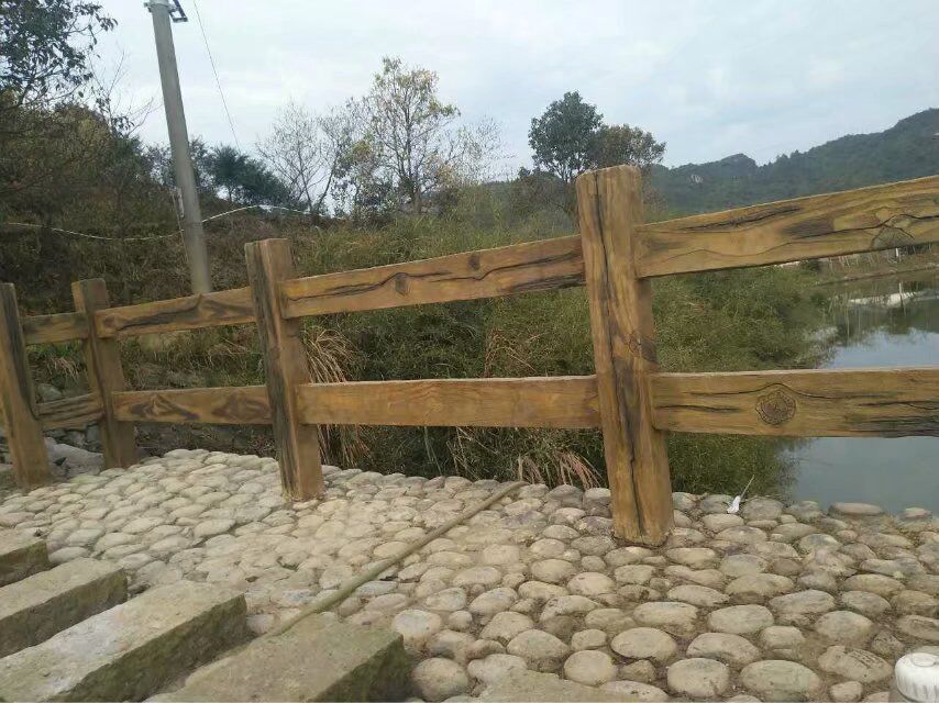 临沂仿木栏杆制作 水泥仿木栏杆制作方法