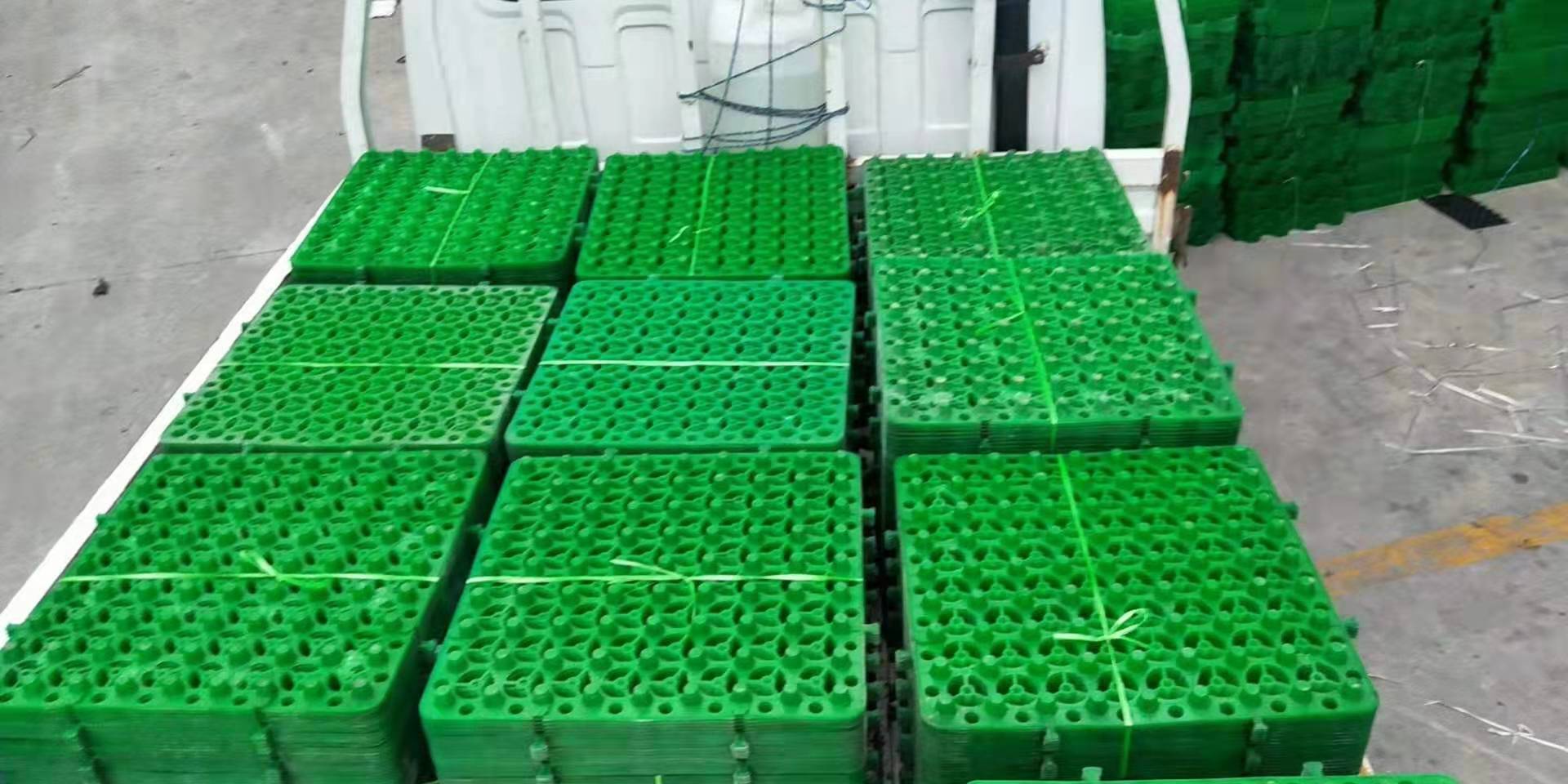 山东生产30高塑料排水板 车库**板用排水板